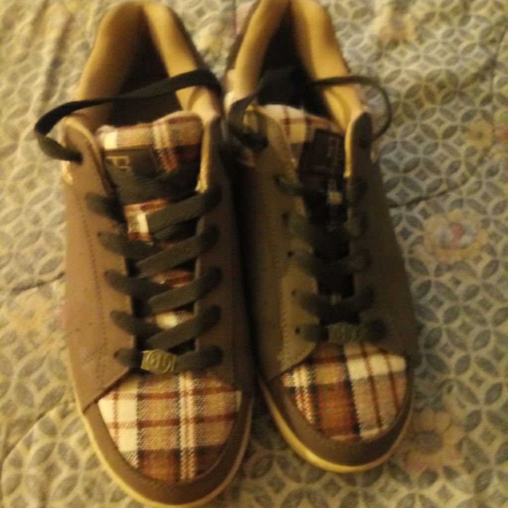 Bitter and twisted mens casual shoes sz 10.5